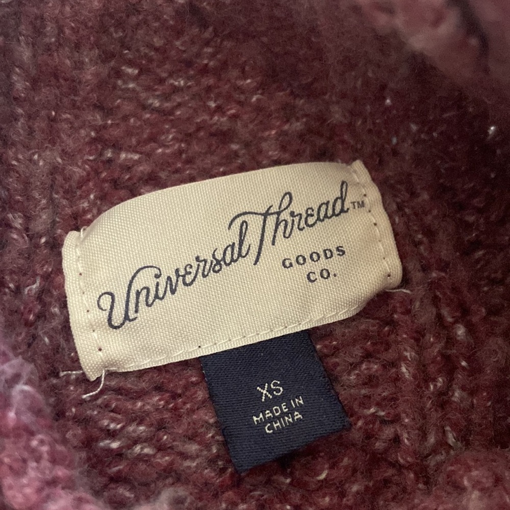 Universal Threads Sweater - Picture 3 of 3